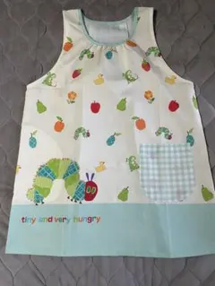 はらぺこあおむし 保育士エプロン 美品