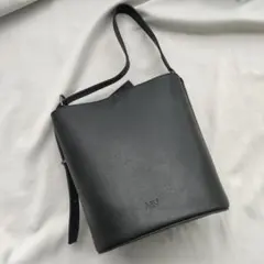 【新品未使用】MATT＆NAT 黒ショルダーバッグ　ポーチ付き