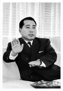 創価学会 池田大作先生 モノクロ肖像写真 ポストカードサイズ　10枚 創価学会 池田大作夫妻 写真 ポストカードサイズ - メルカリ