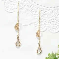 スワロフスキーとしずくのピアス