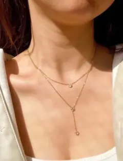 ゴールド ネックレス ３粒ジルコニアダイヤ✨ サージカルステンレス 金ア 高級✨