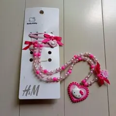 新品未使用H&M Hello Kitty キティちゃんハート型ネックレスヘアピン