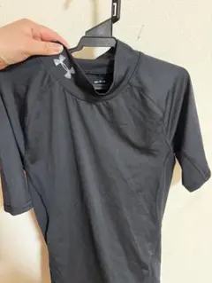 アンダーアーマー テニスインナー Mサイズ 半袖 ブラック