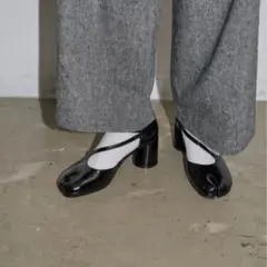 11/16までセール❗️THEYON足袋ストラップパンプス　ベージュ