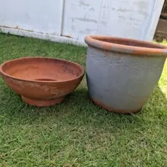 テラコッタ　植木鉢のサムネイル