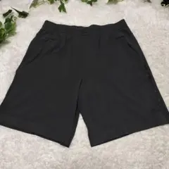 adidas グレー ハーフパンツ ジッパーポケット付き