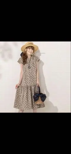 1000円お値下げ♥️アンドラブ♥️ボルガドットが愛らしいフレアワンピース★トープのサムネイル