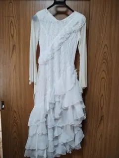 ホワイトフリルドレ長袖 最終値下げ