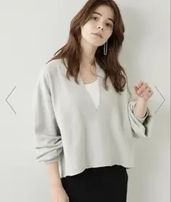 【一度着用のみ】ウィムガゼット☆スウェットVネックプルオーバー☆ライトベージュ