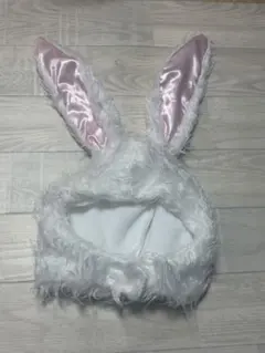 ウサギ耳付きフェイクファー帽子