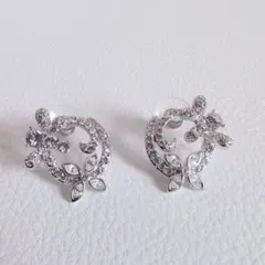 スワロフスキー　ピアス　蜂　ビー　花　フラワー　サークル　クリスタル