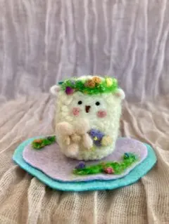 「ひつじの花飾り」　羊毛フェルト　　　　即購入ＯＫ