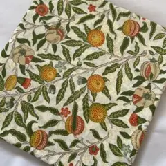 夜中までタイムセール中★ 大人気　ウィリアムモリス　果物と葉のプリント綿生地