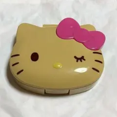 日焼けキティ つけまつ毛ケース