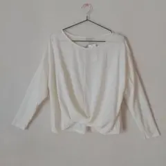 【週末値下】アースミュージック 裾タックブラウソー 白