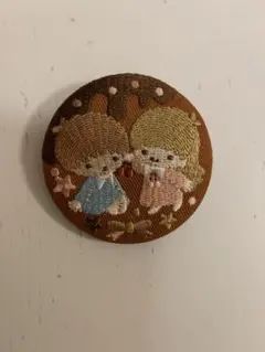 サンリオ　キキララ　キャラクター刺繍ピンバッジ