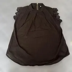 黒 レース付きノースリーブトップス