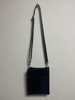 黒　レザーショルダーバッグ