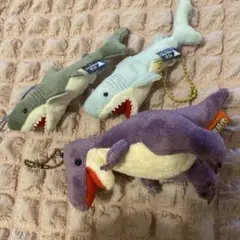 サメと紫の生物 ぬいぐるみキーホルダー 3個セット