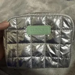 CLINIQUE シルバー キルティングポーチ