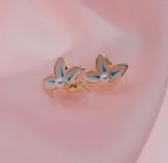 アイボリー ピアス お花モチーフ パール ぷっくりレジン風 上品 レディース