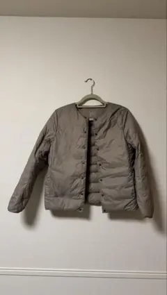 軽量ダウンポケッタブルノーカラージャケット ダウンジャケット