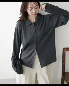 discoat 衿付きプリーツ前開きプルオーバー