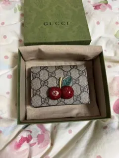 最終値下げGUCCIさくらんぼCherryチェリー三つ折り財布 グッチ GUCCI 】 サクランボ チェリー 二つ折り財布 GG柄