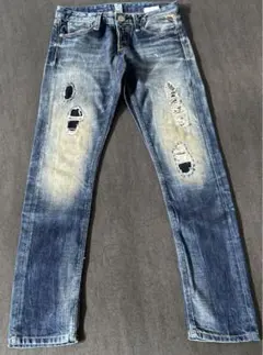 ダメージ加工デニムパンツ