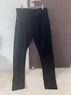 UNIQLO ブラックジーンズ サイズ34