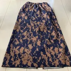 タイトスカート。