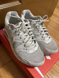 【Nike Air Max コマンド】レディース グレー スニーカー