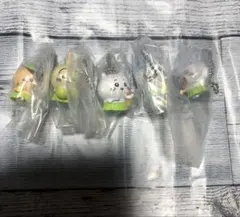 映画ちいかわ　たべものいっぱいマスコット　5種