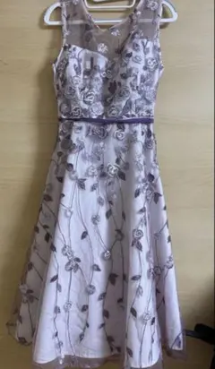 エルケイ　ERUKEI 薄紫 刺繍入り ノースリーブドレス