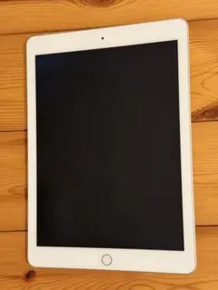 Apple iPad(第5世代)32GBシルバー 本体のみ