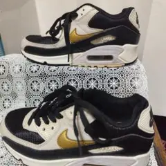 Nike Air Max ブラック/ベージュ/ゴールド スニーカー