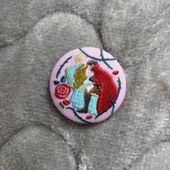 刺繍缶バッジ 眠れる森の美女