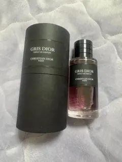 GRIS DIOR 香水 エスプリ・ド・パルファム 100ml Gris Dior Esprit de Parfum: Extrait de Parfum, Chypre Notes | DIOR FI