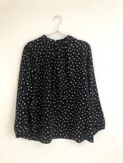 水玉模様 フリル長袖ブラウス