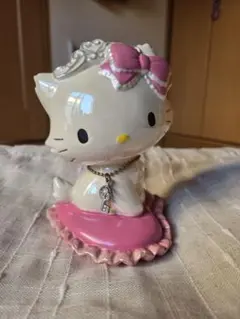 激レア】2016年 Hello Kitty タイニーチャム スノードーム - メルカリ