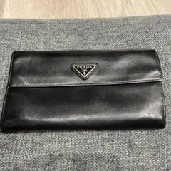 希少　三角ロゴ　プラダ　長財布　二つ折り