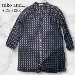 ニコアンド　シャツ　ブラウス　総柄　Vネック　レディース　派手　個性的　ネイビー