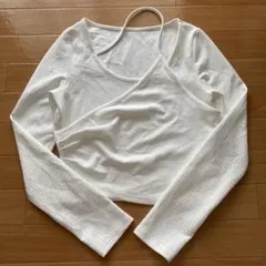 Dazy ホワイト クロップドTシャツ 長袖 レイヤード　春　韓国