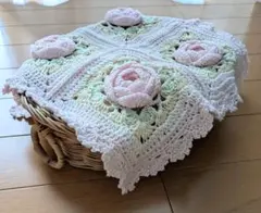 立体花モチーフマルチカバー 　　バラモチーフ　グラニースクエア　かぎ針編み