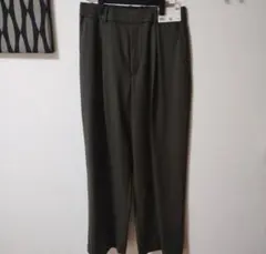 ユニクロ　タックワイドパンツ　オリーブ　Ｌサイズ