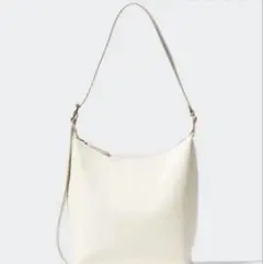 ユニクロレザータッチスクエアショルダーバッグ