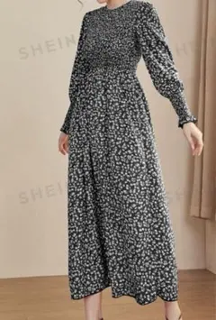 【極美品】小花柄 パフスリーブ ワンピース　シャーリング　黒白　Ｌ