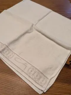 ホワイト系　ハンカチ