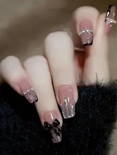 SHEIN ネイルチップ　ピンク　きらきら　リボン　黒