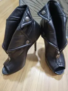 ALEXANDER　McQUEEN オープントゥブーツ 黒 レザー 高ヒールのサムネイル